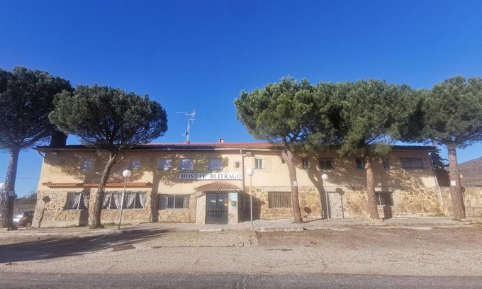 La Serna del Monte Cama Y Desayuno | Hostal Buitrago