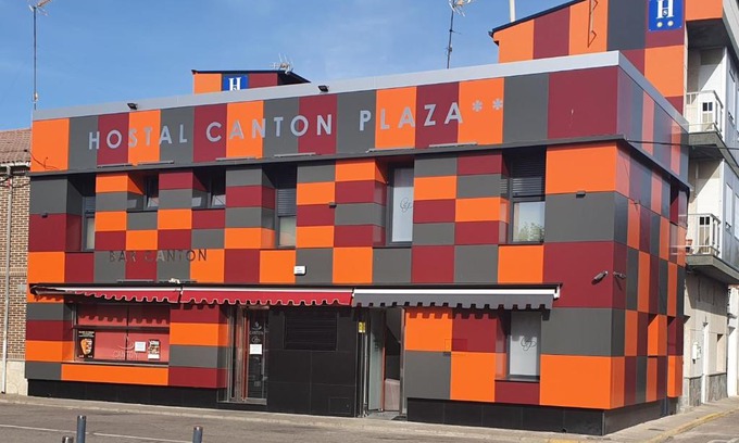 Hospital de Orbigo Casa | Hostal Canton Plaza