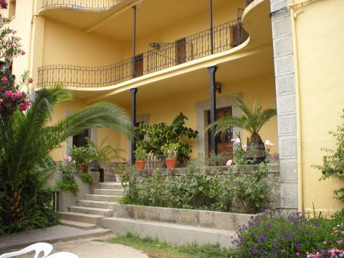 Madrigal de la Vera Casa | Hostal La Colonial