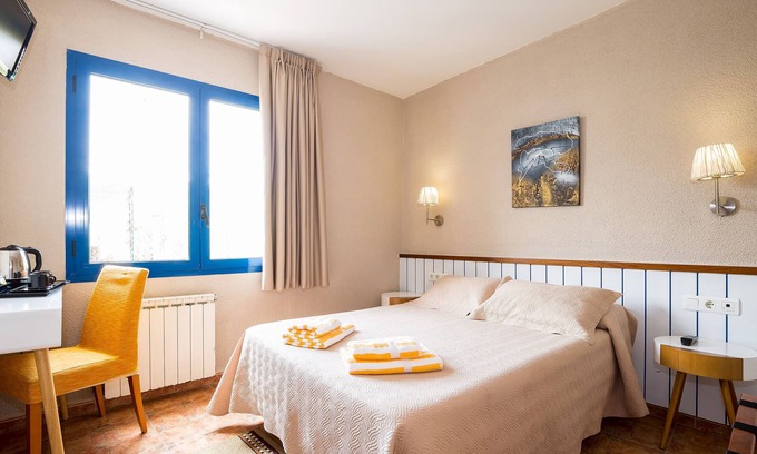 Cadaques Cama Y Desayuno | Hostal La Fonda