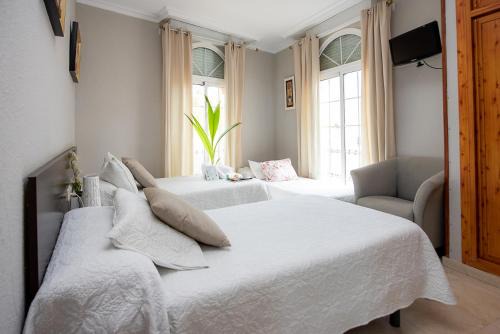 San Julian Casa | Hostal La Muralla