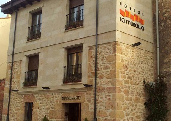 Ona Casa | Hostal Restaurante La Muralla