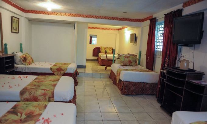 Montego Bay Hotel | Habitación Hostel 6 camas en Hotel Glorianna