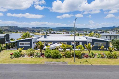 Matarangi Casa | Hosts on the Coast 109 Simply Divine