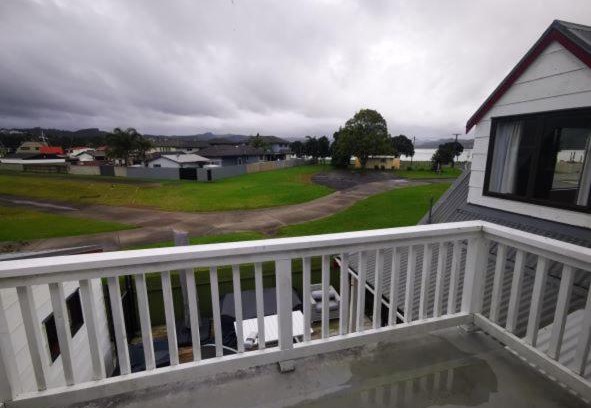 Whangamata Casa | Hosts on the Coast Dad's Place