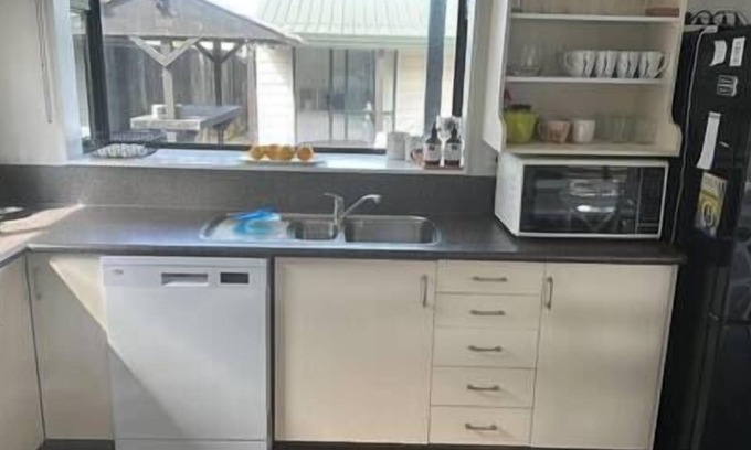 Whangamata Casa | Hosts on the Coast Tamaki Delight