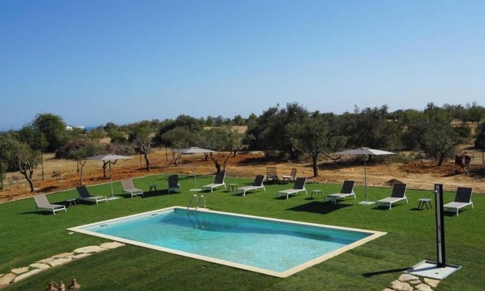 Olhao Villa | HostWise - Spacious Villa with Pool