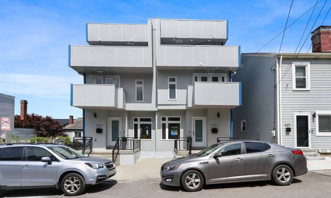 Lawrenceville Casa | ★ HostWise Stays ★ Sleeps 20! Huge Duplex - Luxe Homes! 8k+ Sq Ft!