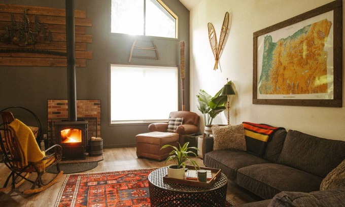 Welches Cabina | Hot Tub, 1.6 acres + Game Room| Walk to wine bar, coffee shop and more