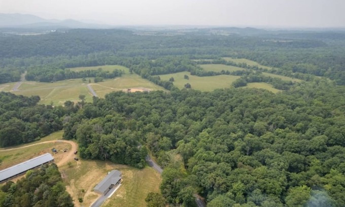 Luray Casa | Hot tub, 180 acres, river access