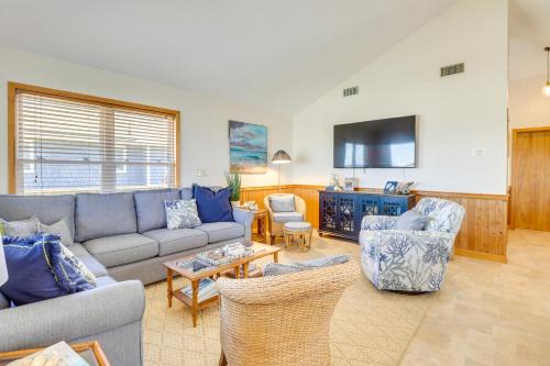 Sea Retreat Casa | Hot Tub and Ocean Views Kitty Hawk Haven!