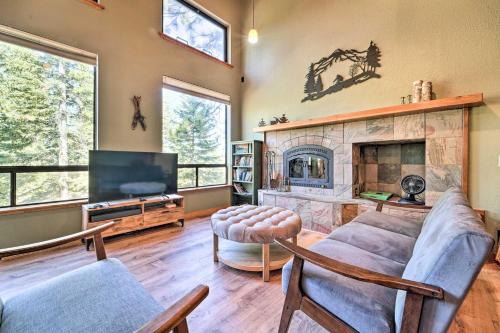Truckee Casa | Hot Tub and Ski Shuttle Northstar Resort House