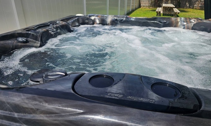 Myrtle Beach Casa | Hot tub & Beach House One Block To The Beach