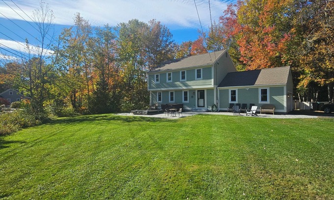 Kennebunk Casa | Hot tub, big PATIO private yard, 1mile to beaches and shops/dining.