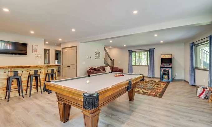 Albrightsville Casa | Hot Tub & Community Beach: Albrightsville Home!