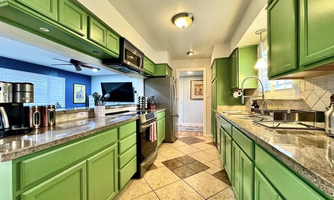 Little Pocket Casa | *Hot Tub*Cul-de-Sac*2 King Beds*Expensive Bedding*