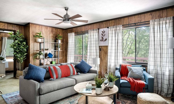 Bergton Cabina | Hot Tub, Deck, Screened Porch, Fire Pit, & WiFi