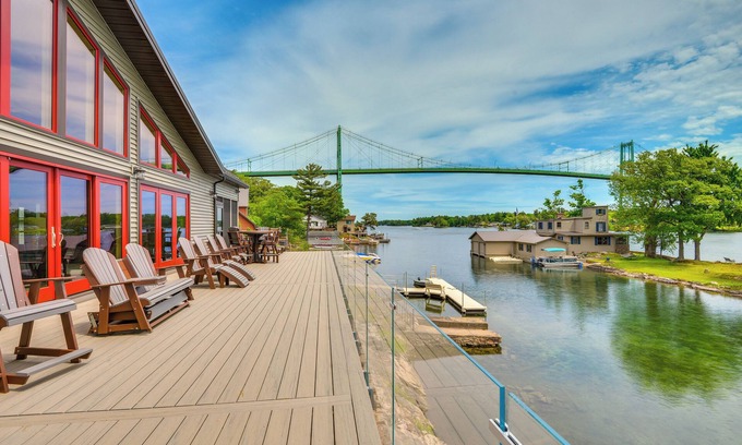 Wellesley Island Cabaña | Hot Tub & Dock: Waterfront Wellesley Island Home!
