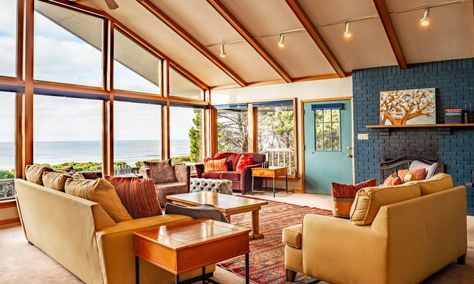 South Beach Casa | Hot Tub, Dog Friendly & Game Room in Large Ocean Front Home!