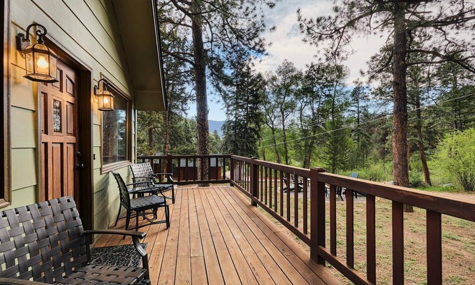 Woodland Park Cabina | Hot tub ☆ Fire-pit ☆ Walk to Waterfalls