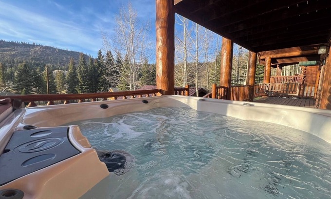 Mammoth Creek Cabina | Hot Tub+Fire pit under the stars at Panguitch Lake
