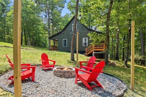 Mount Jackson Casa | Hot Tub, Fire Pit, Grill, Screened Porch & WiFi