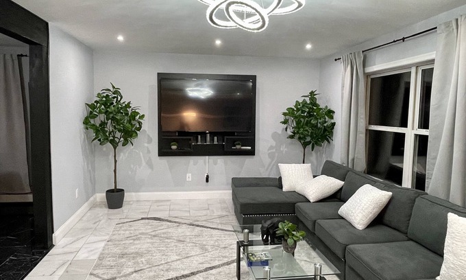 Tobyhanna Casa | Hot Tub, Fire Pit, Heated Floors PlayStation 4 and More