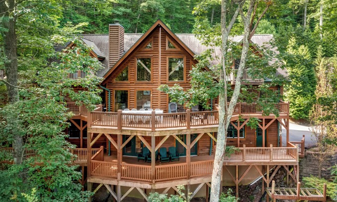Asheville Cabina | Hot Tub, Fire Pit, Outdoor Dining | Cabin Mansion w/ View | Leyland by AvantStay