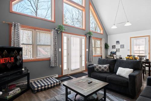 Pocono Lake Chalet De Esquí | Hot Tub Fire-place Game Room Arrowhead Lake