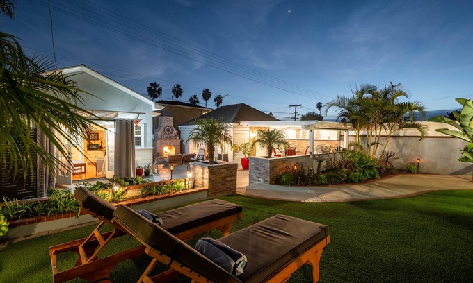 North Pacific Beach Casa | 8 blocks to beach, hot tub, fireplace, grill, patio, yard, bicycles, ping pong.