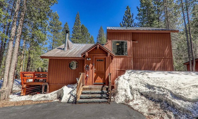 Truckee Casa | Hot Tub Home in Tahoe Donner – Truckee