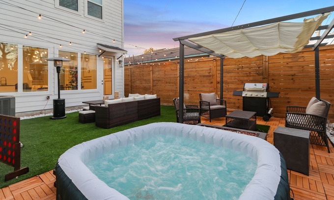 OST - South Union Casa | Hot tub Hotspot | Big Backyard W/Movie Room | Rodeo NRG