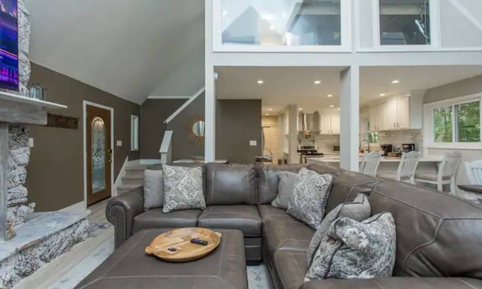 Massanutten Casa | Hot Tub - Massage Chair - Game Room - Fenced Yard