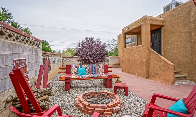 Nob Hill Casa | Nob Hill Guesthouse, King Bed, Patio w / Firepit