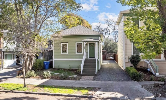Downtown Napa Casa | Hot Tub | PRIME DWTN NAPA | 3 bed | 2 Bath