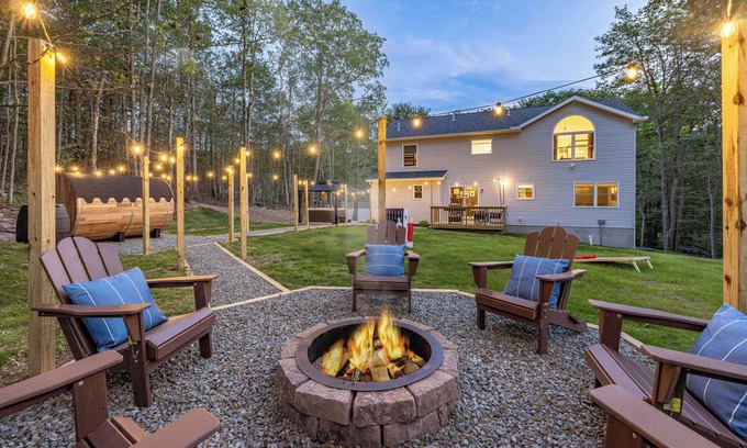Tobyhanna Chalet De Esquí | Hot Tub | Sauna | Arcade | Fire Pit | Lake & Pool