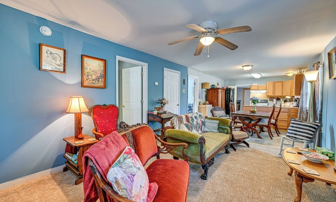 Kannapolis Casa | Hot Tub & Sauna: Kannapolis Bungalow