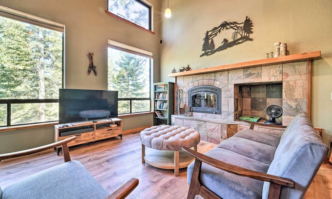 Truckee Cabina | Hot Tub & Ski Shuttle: Northstar Resort House