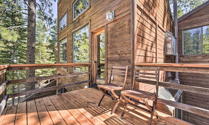 Truckee Cabaña | Hot Tub & Ski Shuttle: Northstar Resort House