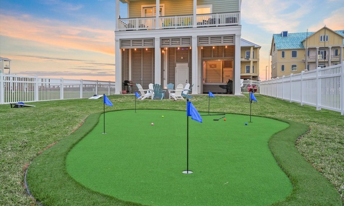 Galveston Casa | Hot Tub | Steps to Beach | Sauna | Putt Putt