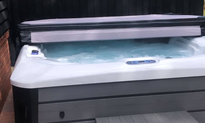 Skegness Casa | HOT TUB / WOODLAND RETREAT / Near Skegness