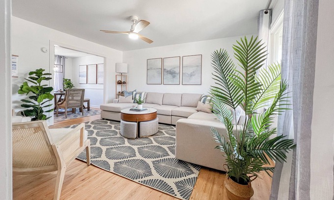 Frisco Casa | Hot Tub, Yard, 4BR, Dogs Ok, Walk 2 Dining