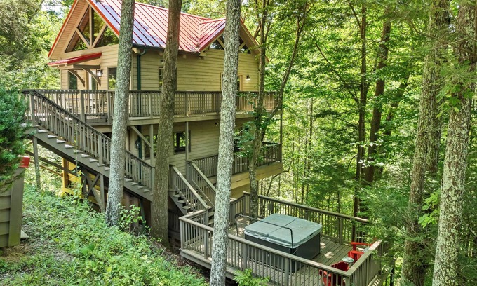 Townsend Cabina | Hermosa cabaña de 3 dormitorios, múltiples niveles y terrazas, bañera de hidromasaje, espaciosa y cómoda - Tree House