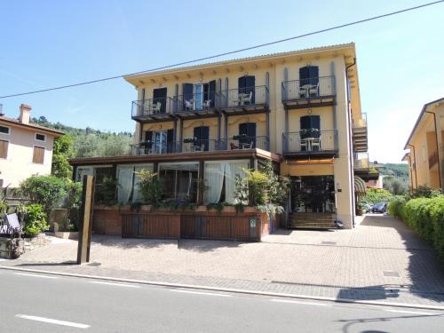 Torri del Benaco Hotel | Hotel Al Caval