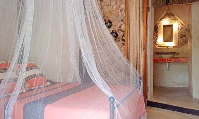Izamal Hotel | Hotel y Museo Aldea Maya Toktli Orígenes - Casa Maya Melipona -Alberca+Starlink