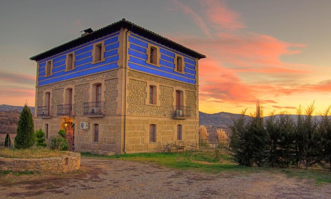 Las Ventas de Santa Lucia Hotel | Hotel Boutique Bodegas De Arnes - Adults Only