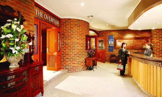 Mount Waverley Hotel | Hotel Bruce County
