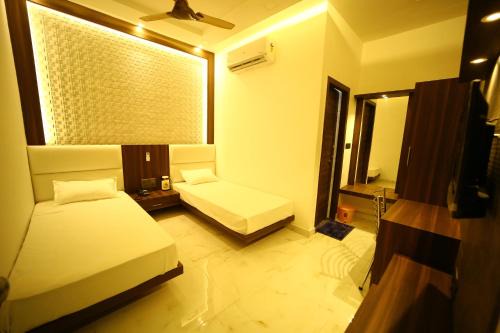 Agra Casa | Hotel Byke Ride - Walkable from Agra Cantt Railway Station
