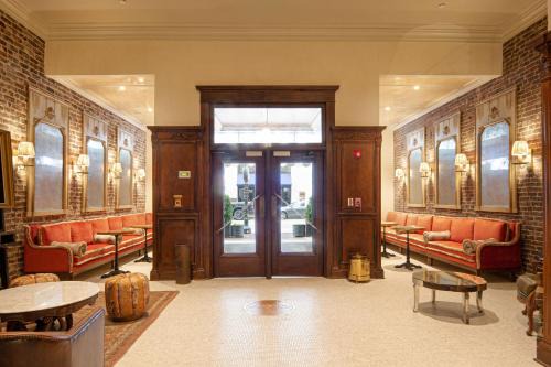 Downtown Knoxville Hotel | Hotel Cleo, Knoxville Downtown, a Tribute Portfolio Hotel