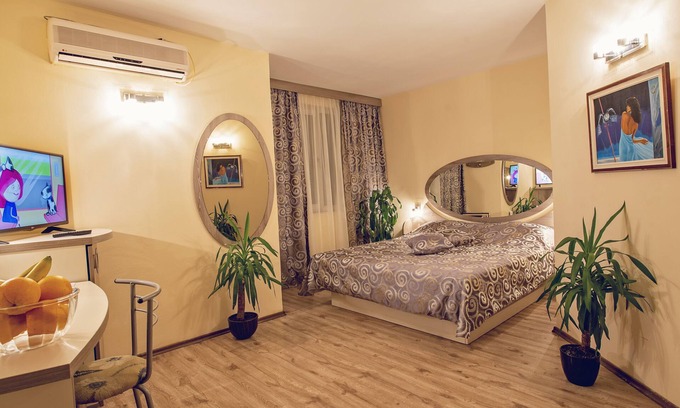 Hristo Botev Hotel | Hotel Color